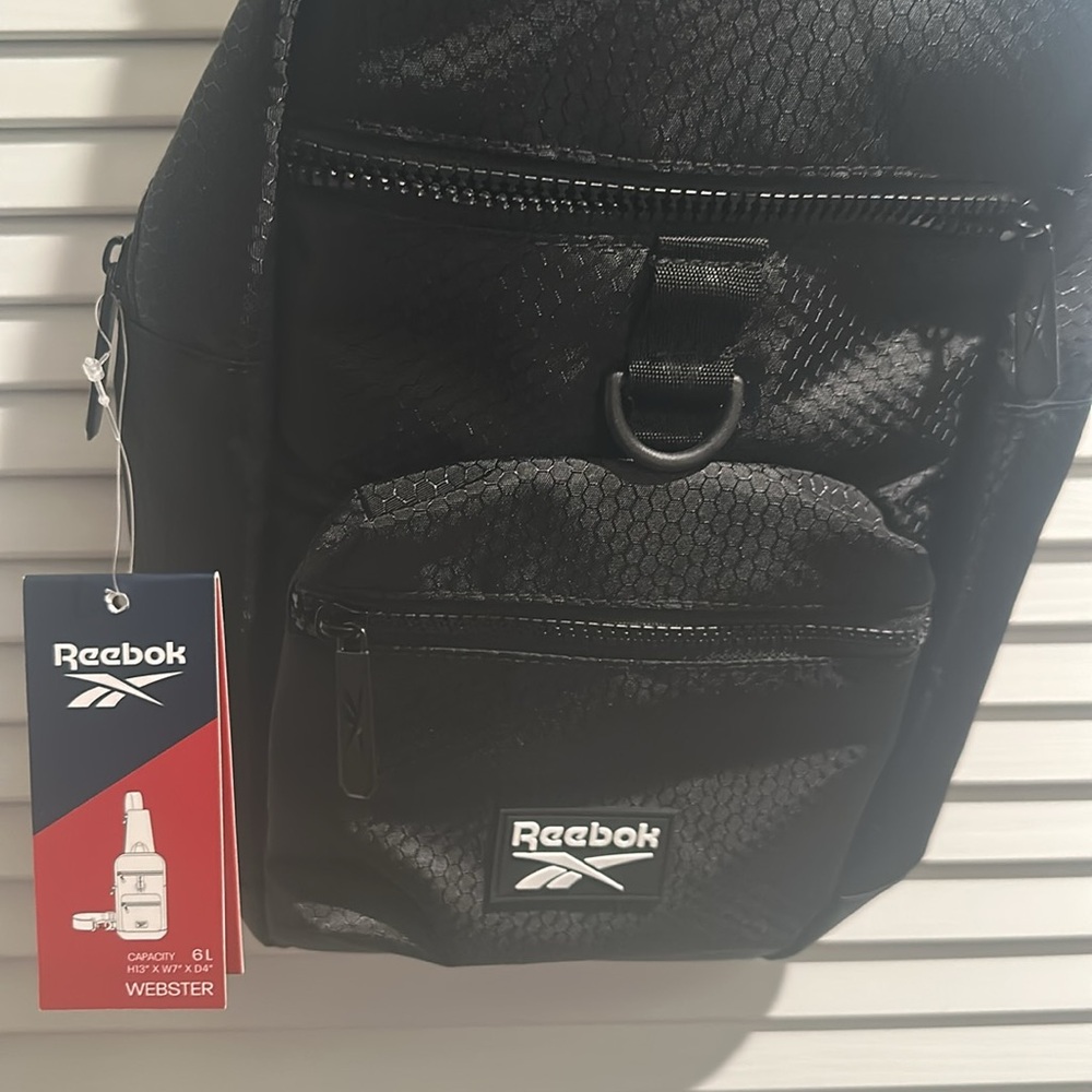 NWT Reebok Multi Pockets Black Athletic Crossbody Bag.
